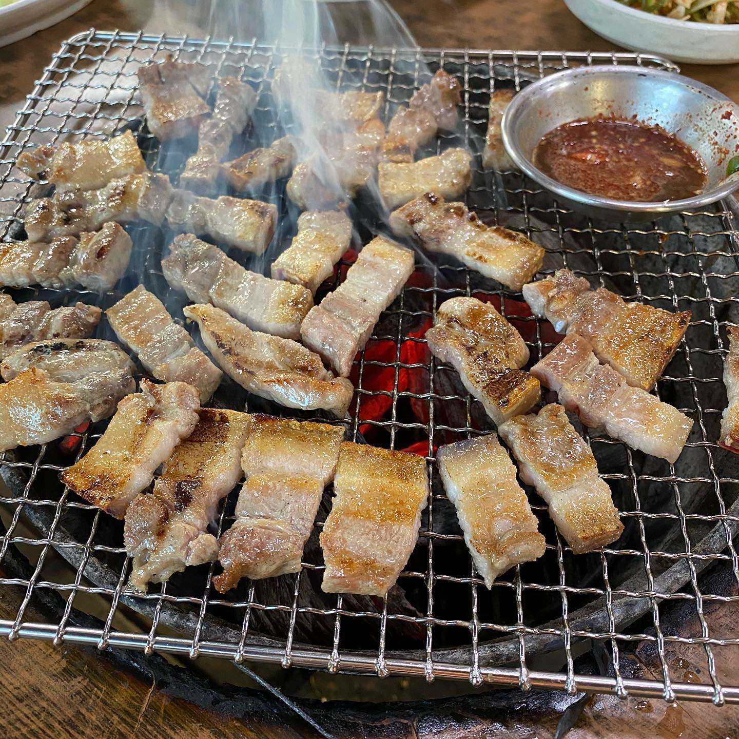 #통도참숯가마 #3초삼겹살
실제로 30초는 되보였지만 아무렴 어때
존맛탱구리🐷💕