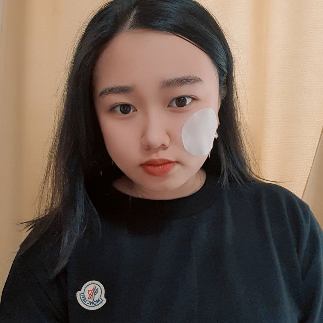 이수진 on Instagram: “메디큐브 제로 모공 패드 2.0 11가지 임상을 완료한 모공 타이트닝 효과 제품 ~ 피지 개선은 물론 각질 및 노폐물 제거에 도움되고 피부결 정돈되어서 촉촉하고 부드럽게 피부 관리 가능 속 뚜껑과 집게가 포함되어있어 위생적으로 사용가능 휴대용기엔…”