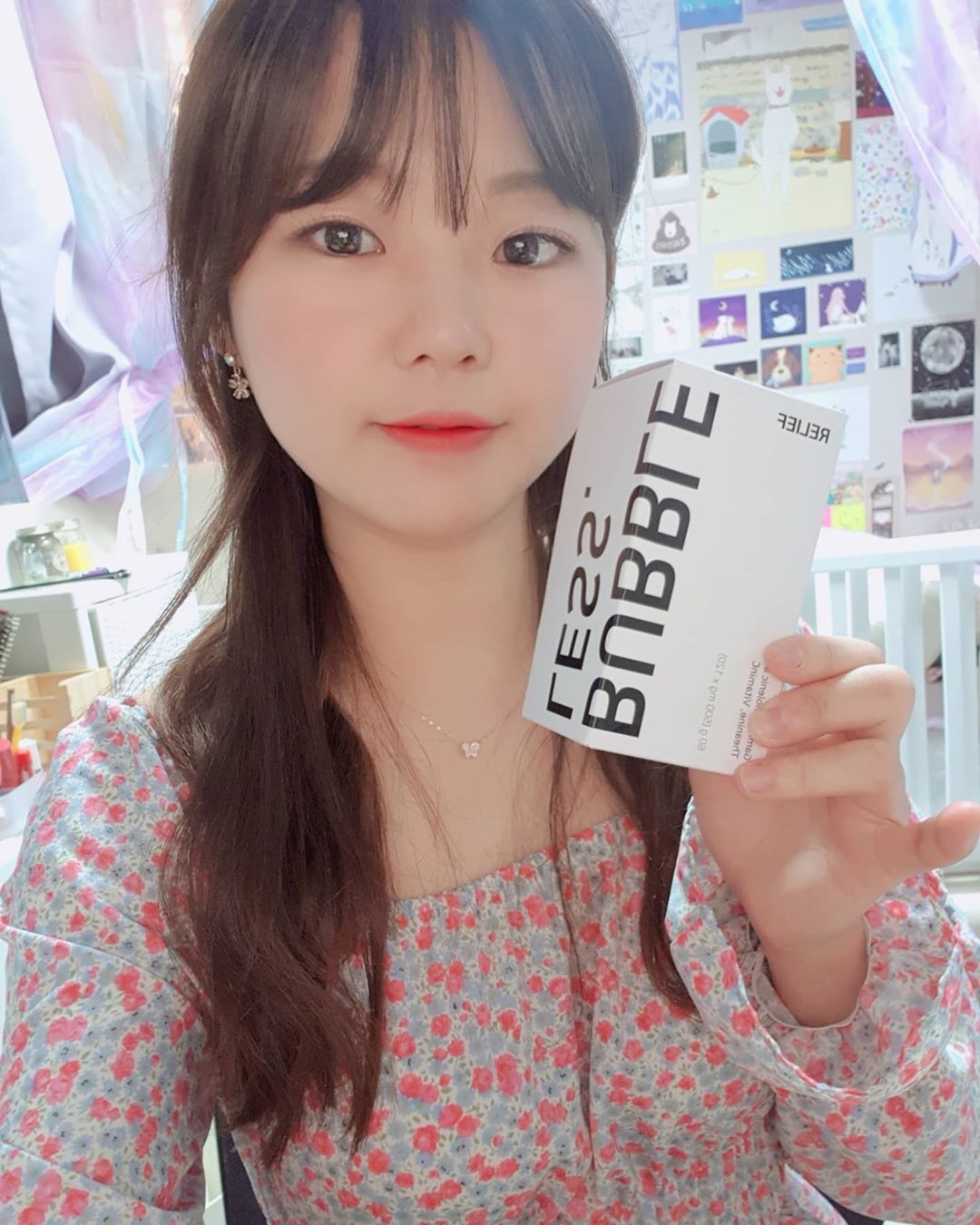 뽀 on Instagram: “요새 애정하는 버블레스 릴리프🧡 그날에 허리도 아프고 다리도 저리고😭 그래서 더 예민해지는데 버블레스 릴리프 먹고 다리저리구 허리 아프던게 진짜 많이 됴아짐👍 감마리놀렌산이 함유되어있어서 면역과민반응에 의한 피부상태에 도움도 줄 수 있고 저처럼…”