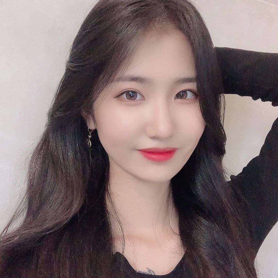 @s._.miiing on Instagram: “2년 만에 파마했다💇🏻‍♀️
.
.
.
.

#성수동미용실 #성수미용실 #서울숲미용실 #뚝섬미용실
#헤어디자인살롱다수 #다수헤어 #다수헤어살롱 #다수 #헤어모델 #ad #리뷰쉐어”