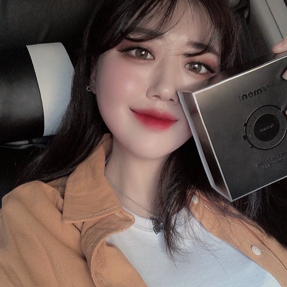 콩린이(24) on Instagram: “포맨트 퍼퓸 썸퓨저 ෆ  차 내부에 나는 차 냄새를 싹 잡아주고 , 탈취효과까지 있어 너무 좋아요 ෆ >_< ෆ  지인에게 선물해준 향은 코튼허그 향인데 진짜 은은한 포근하고 부드러운 향이라 여자들이 진짜 좋아할 향이라고 생각해오 받은 동생도 향…”