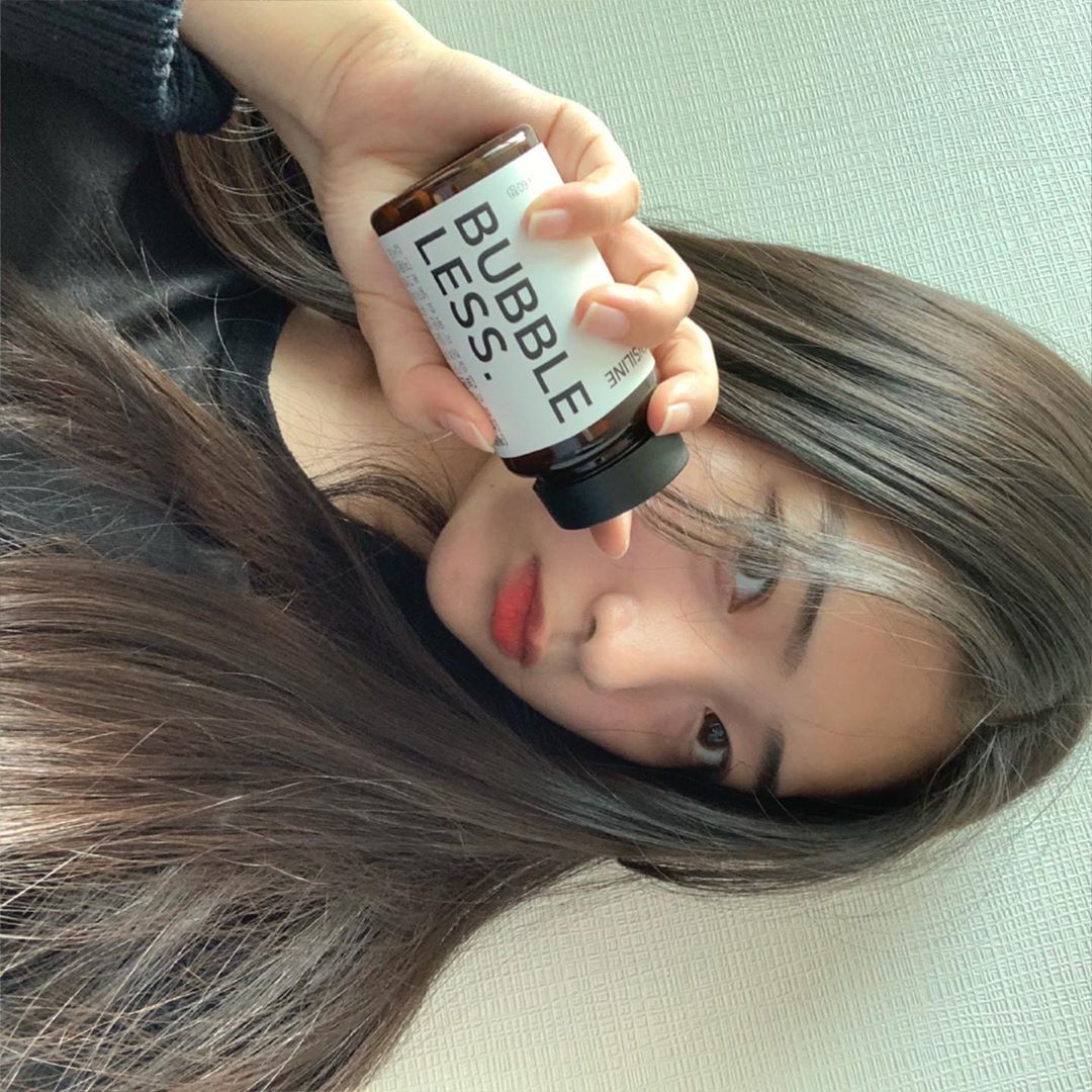 예리 on Instagram: “버블레스 센시라인✨ 혈행개선에 좋은 은행잎추출물, 혈액순환을 촉진시키는 센텔라아시아티카, 옥수수수염추출물분말, 호박농축분말 등 부원료가 함유되어있어 붓기제거 효과는 물론 성분도 좋다🤩 @bubbleless_official  #버블레스…”