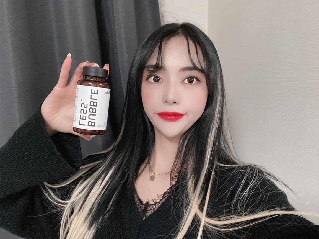 𝑵𝒖𝒍𝒍𝒊𝒅𝒂𝒚 눌리데이 on Instagram: “#월경전증후군 에 #감마리놀렌산 이 좋다하여 겟한  #버블레스릴리프 ! 하루에 두알씩 두번 챙겨먹는중인데 , 확실히 다르더라구요👀 . . . 1️⃣ 철의 흡수에 필요하며 결합조직 형성과 기능유지에 필요한 비타민C, 스트레스로 인한 긴장완화에 도움을…”
