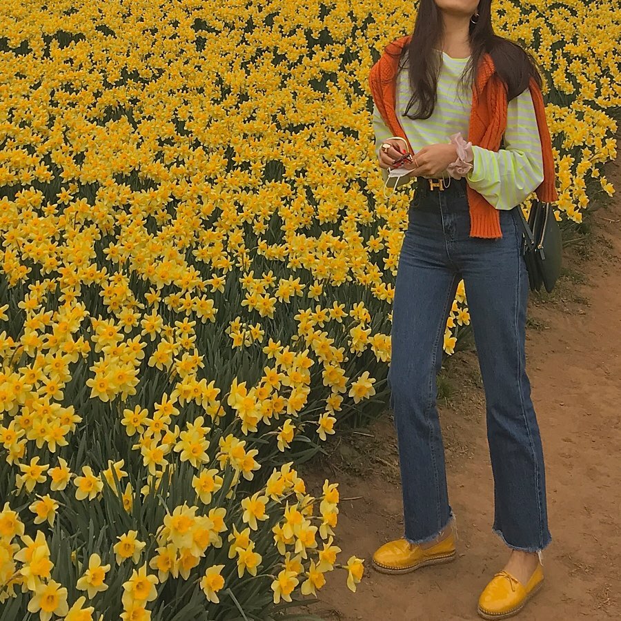 L.HyeWook on Instagram: “노랭이💛
봄맞이 꼬까티셔츠 장만, 딱 내가 원하는 색감과 핏 찾느라 힘들었어.
#요즘내교복
_
#MYKIMI #마이키미 #스트라이프셔츠 #스트라이프성애자 #스트라이프코디 #리뷰쉐어 #ad #OOTD #데일리룩”