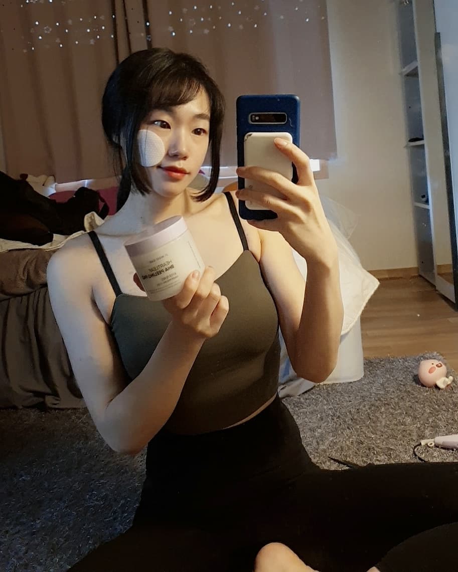 제이찌 on Instagram: “. 셀리맥스 어성초 BHA 지우개 필링패드  매일 한장씩 간편하게 스킨케어ㅎㅎ 화장 지우고,세안후에도 닦아줄수 있으니 더 안심됨❤ . . . . . . . . . . .  #셀리맥스 #지우개패드 #각질제거 #토너패드 #필링패드 #닦토패드 #패드추천…”