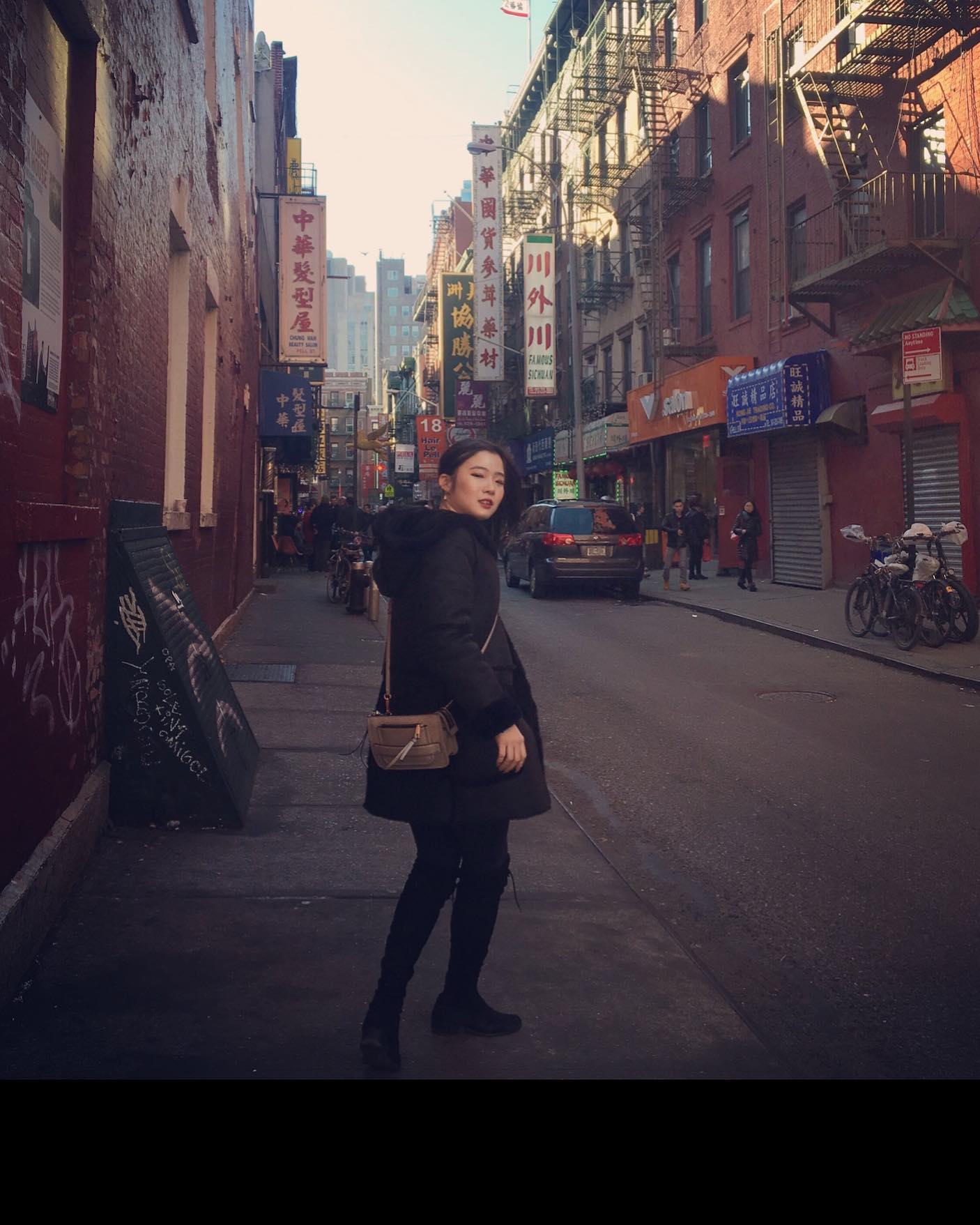 I wanna live in #China in future. I miss running to 小卖部 in between classes, I miss walking down 南锣鼓巷 during summers eating 老北京酸奶, I miss 王府井‘s 热闹, I miss playing 空竹 in my 小区, I miss going to 中关村图书大厦 to buy Conan 😩 feeling #nostalgic today 🥺
。
。
。
。

#인친 #소통 #맞팔 #선팔 #일상 #데일리 #뉴욕 #팔로우 #라이크 #댓글 #explore #nyc