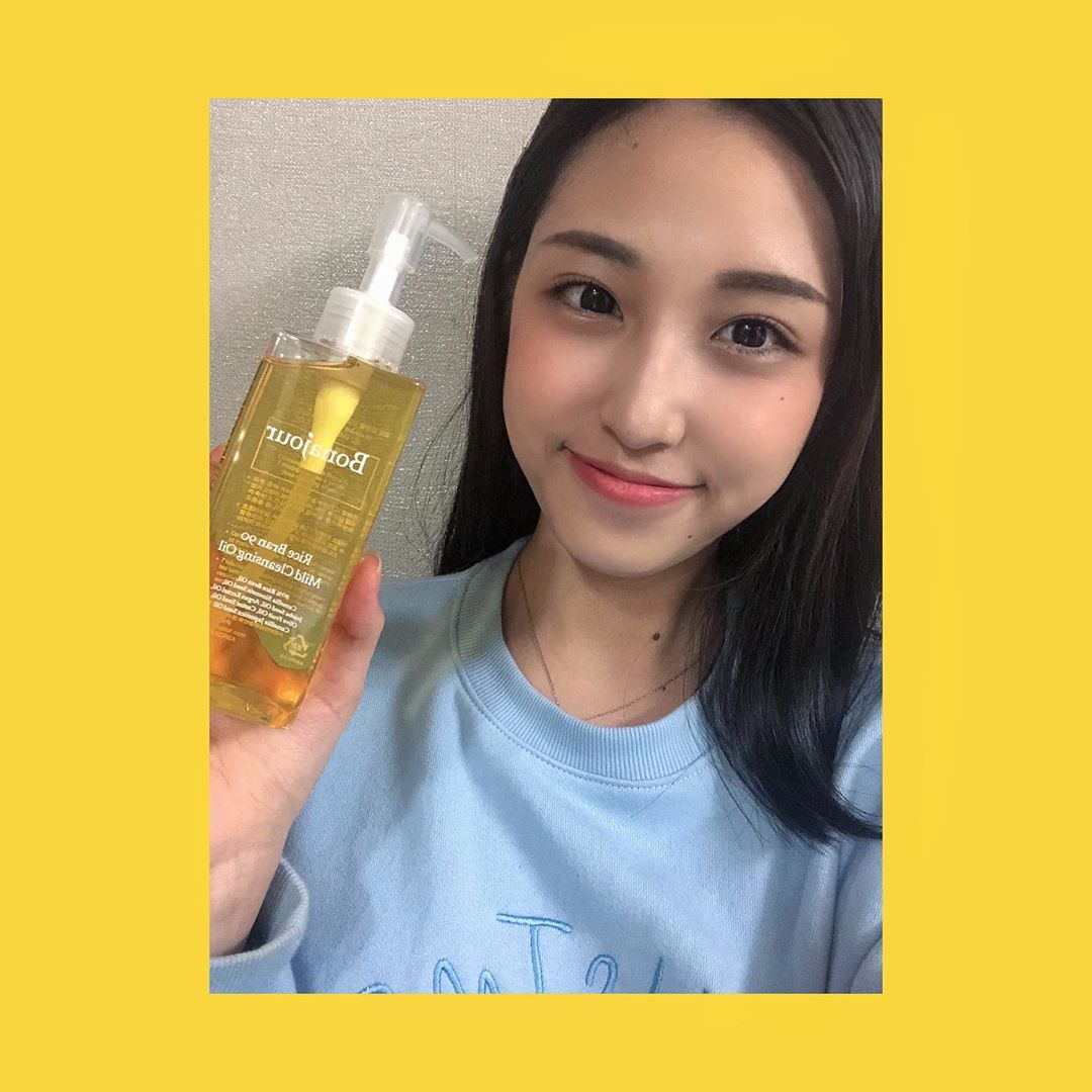 임서연 on Instagram: “💛 인정 할 수 밖에 없는 인정 클렌징 오일💛 . . .  1) 원재료에서 단 1%만 얻을 수 있는 귀한 쌀겨오일을 90% 담은 #안심성분인정  2) 오일과 물이 완벽히 만나 노폐물까지 딥 클렌징해주는 #세정력인정  3) 세안 후 눈 시림이 없어…”