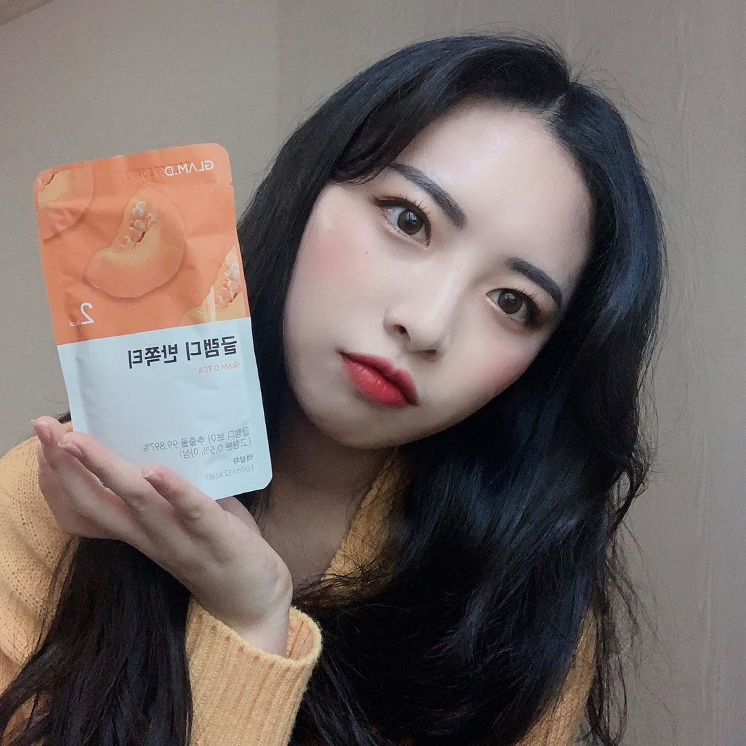 @kkwon._.ye on Instagram: “요즘 컨디션 0
.
.
.
.
#글램디 #glamd #글램디반쪽티 #반쪽티 #호박즙 #이너뷰티 #브이라인 #2kcal #AD”