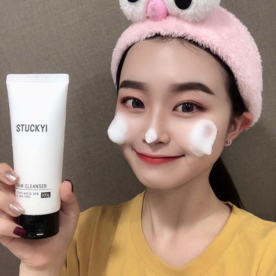 박다솜(20) on Instagram: “☁️더마스내추럴 스투키 폼 클렌저☁ ️ 더마스내추럴에서 국내 최초, 업계 최초로 스투키 화장품을 기획 했다고 합니다! 그 첫 작품이 "스투키 폼 클렌저"라고 하는데요. 공기 정화 식물로 잘 알려진 스투키을 클렌저에 그대로 담았다고 합니다!  고등학교…”