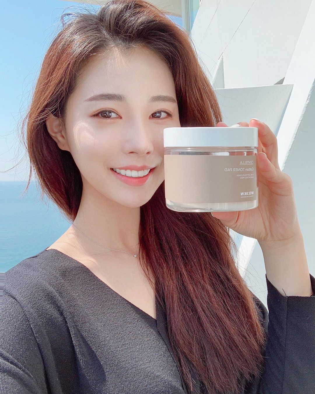 아나운서 이승아 on Instagram: “목화씨까지 보이는 자연 목화솜 토너패드 사용영상도 있어요👉👉👉👉👉👉 금방 자고 일어난 아침이라 많이 부었다😜 . . . . #웰스킨 #토너패드추천 #수분