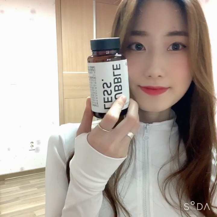 하윤승 on Instagram: “.✔️.월경 전 증후군 해소에 도움을 주는 '감마리놀렌산'이 함유되어 있어 월경 전 피부 트러블이나 소화장애 완화에 효과적이에요! .✔️.저는 생리 전 특히 피부 트러블과 소화 불량으로 스트레스가 심했는데 아직 더 지켜봐야겠지만 확실히 이전보단 덜한…”