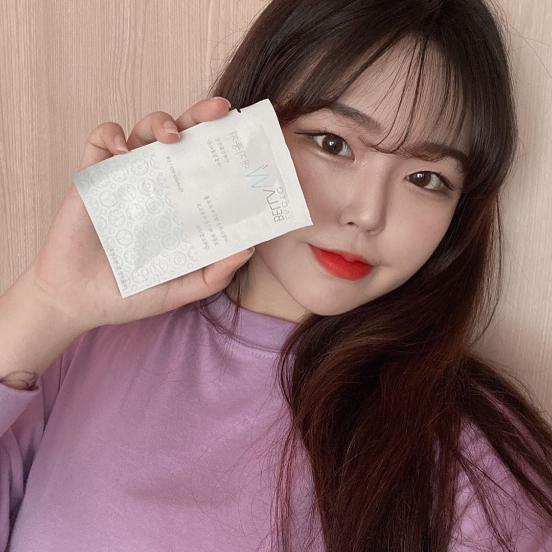 삐약이 곰신일기 |ૂ﻿•ᴗ•⸝⸝) on Instagram: “💛 Y존 관리는 '애지중지' 하나로 걱정 끝 💛 밖에서도 간단히 Y존 케어 가능한 올데일리 락토벨라W 애지중지 여성청결티슈 ෆ ♥…”