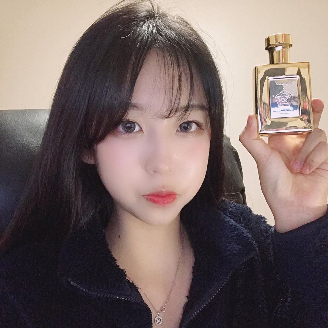 챙 ✨ on Instagram: “💐포맨트 포맨 시그니처 퍼퓸 코튼 썩세스💐 . . -향수 패키지가 고급스럽고 , 선물하기 좋은 패키지 , 포맨트x마스트퍼퓨머 콜라보…”