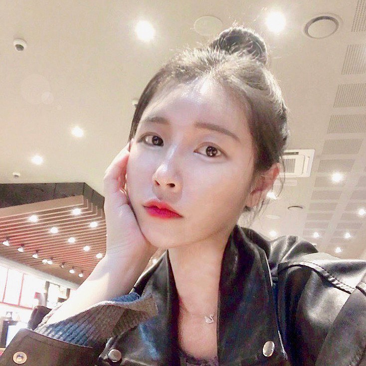 Believe Yourself on Instagram: “속눈썹 실종 ! 🚨속눈썹 습득하신 분 연락주세요..010.. #마스카라없어  #스타벅스신메뉴 . . .  #글램디 #glamd…”