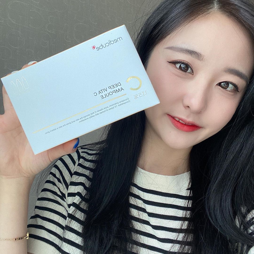 이 희 정 on Instagram: “순수 비타민C 성분이 13.5%로 함유된 저자극 워터베이스 비타민C앰플💛딥 비타C앰플💛 . ✔️칙칙한 피부톤이 고민이신 분…”