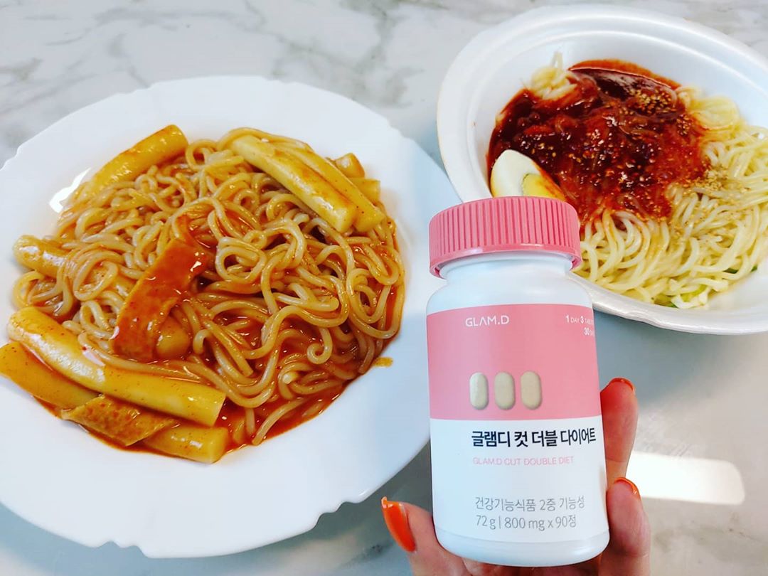 💕 on Instagram: “< 공단떡볶이&글램디 > 몇일 전부터 너무너무 먹고 싶엇던 공단떡볶이😭 글램디와 함께 햇어요😍😍 . #남동공단떡볶이 쫄면, 떡볶이 둘다 너무 좋아하는 메뉴라서 진짜 몇일만 안먹어도 아른아른 하는데 도저히 못참고 오늘 드디어 포장해왓어용!…”