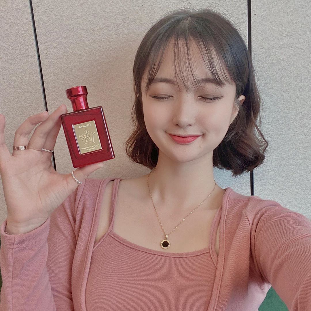 ᴊᴏᴏ sᴏ ʏᴇᴏɴ (23) on Instagram: “🌹포맨트 코튼키스🌹 . . 내 취향 저격해버린 포맨트 퍼퓸 향수ఇ  코튼향이 베이스라 포근한 향이 나면서도 우디향,머스크향이 잘…”