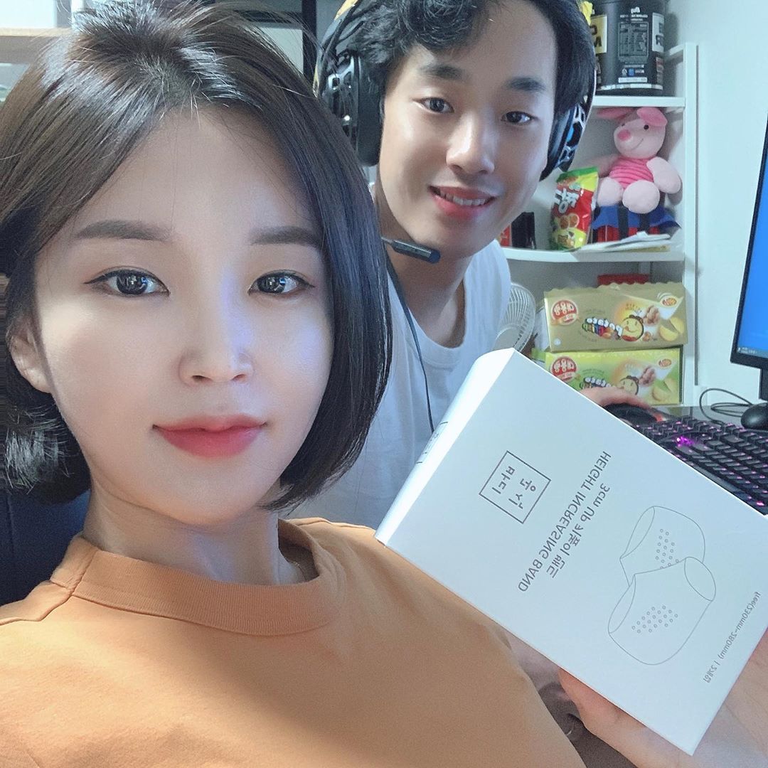 🌿ᴇᴜɴ ᴊᴇᴏɴɢ🌷 on Instagram: “짧은다리 양선재 #다리길이보정 을 위하여 깔창을 선물해줘봤따 ㅋㅋㅋㅋㅋㅋㅋㅋㅋㅋㅋㅋㅋㅋㅋㅋㅋㅋㅋㅋ 신발에 까는 깔창은 잘 안쓰려고…”