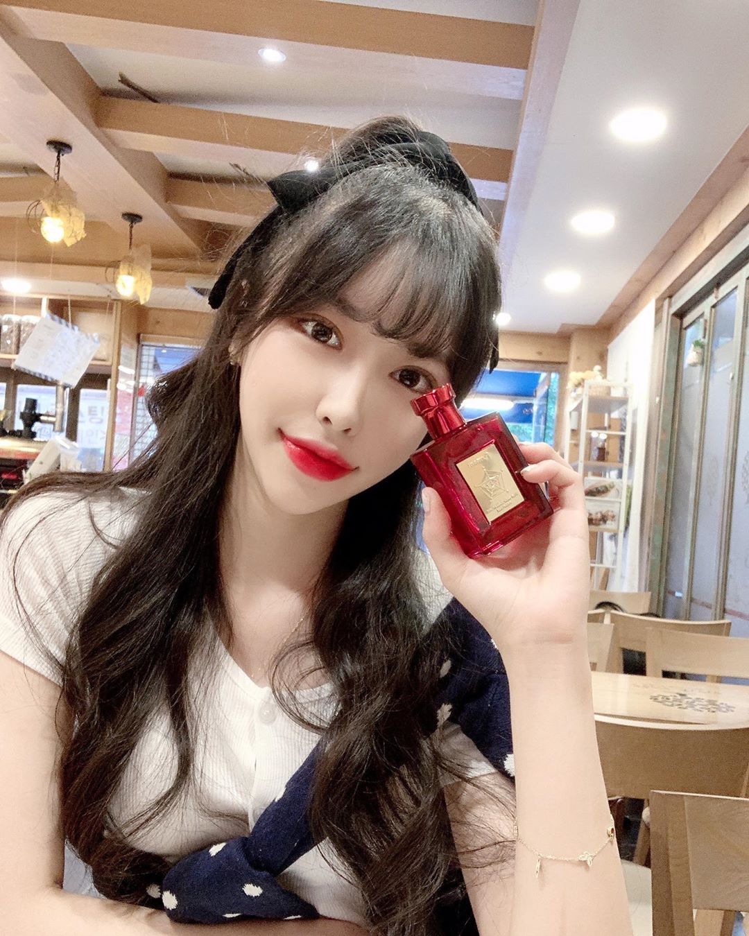 🥰 향수랑 여름옷 선물해쥬기 🥰 아무향수나 안쓰는데 내가 선물해쥰 포맨트는 잘뿌리고 다닌다 ,, 쀼뜻 ,,♥️ 내가 젤 좋아하는 코튼향 ☁️ . . . .
