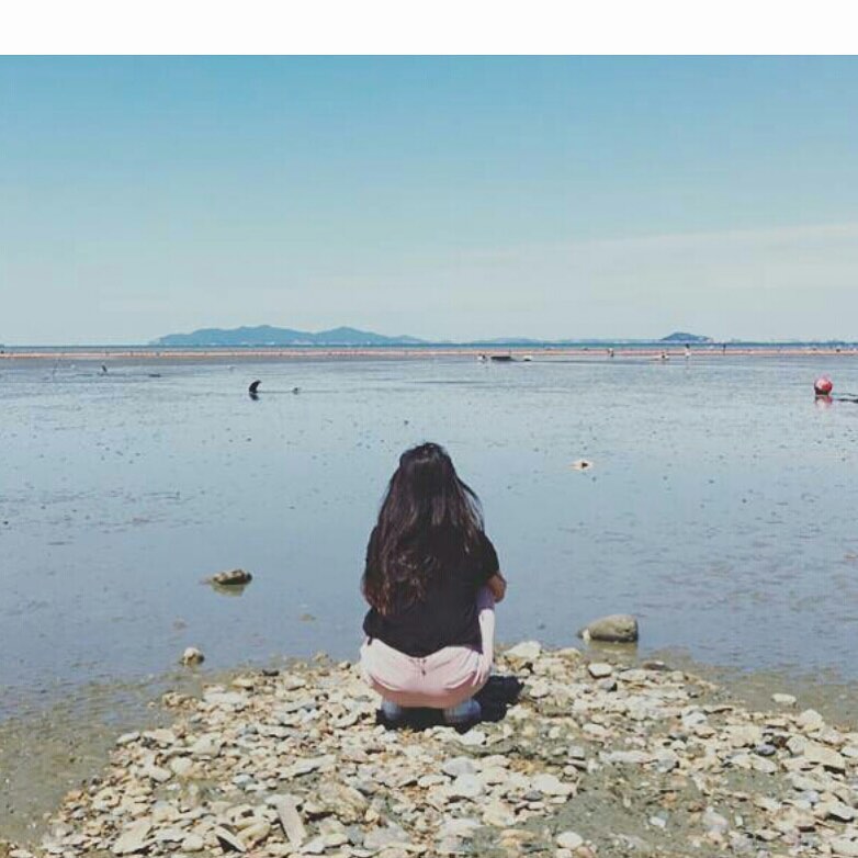 탁트인곳으로 가고싶다‼️🌊
. 매일 집 아니면 회사 아니면 술☀️
. 맛집 카페 여행 마구 다니던 내가😰
. 올해는 너무 잠잠한 한해다🤔
. 재미난게없을까⚽️
#글#글귀#일상글#감성글#감성글귀#뒷모습#20대#20대여자#갯벌#핑크덕후#코로나꺼져#긴머리#혼자#혼자놀기#바다뷰#여행가고싶다#집순이#집콕중#주말출근#일러스트#감성사진#개인사진#일반인#강서구#강서구청#뒷태미인#30대#30대여자#과거사진#좋아요반사❤️