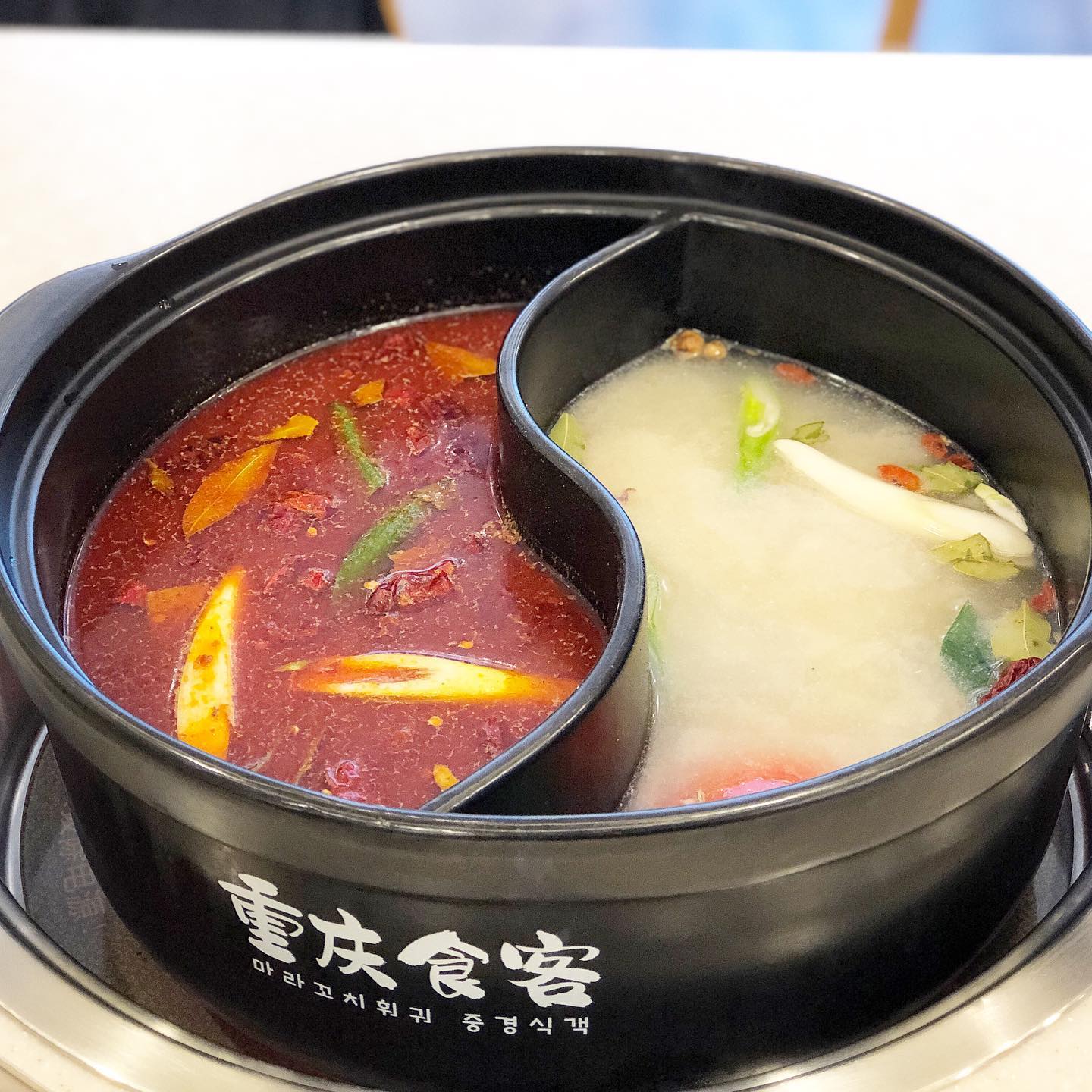 오랜만에
#훠궈
#건대중경식객 
#훠궈무한리필 깔끔하게 준비잘된
재료들~👏🏻
#음식깔끔  #식당깔끔 
#중경식객 #마라훠궈 좋음
고기보단 해산물로 ^^
#건대먹방 #먹방스타그램 
요기는 #건대무한리필맛집 
#새우무한리필 로 ㅎ ㅎ