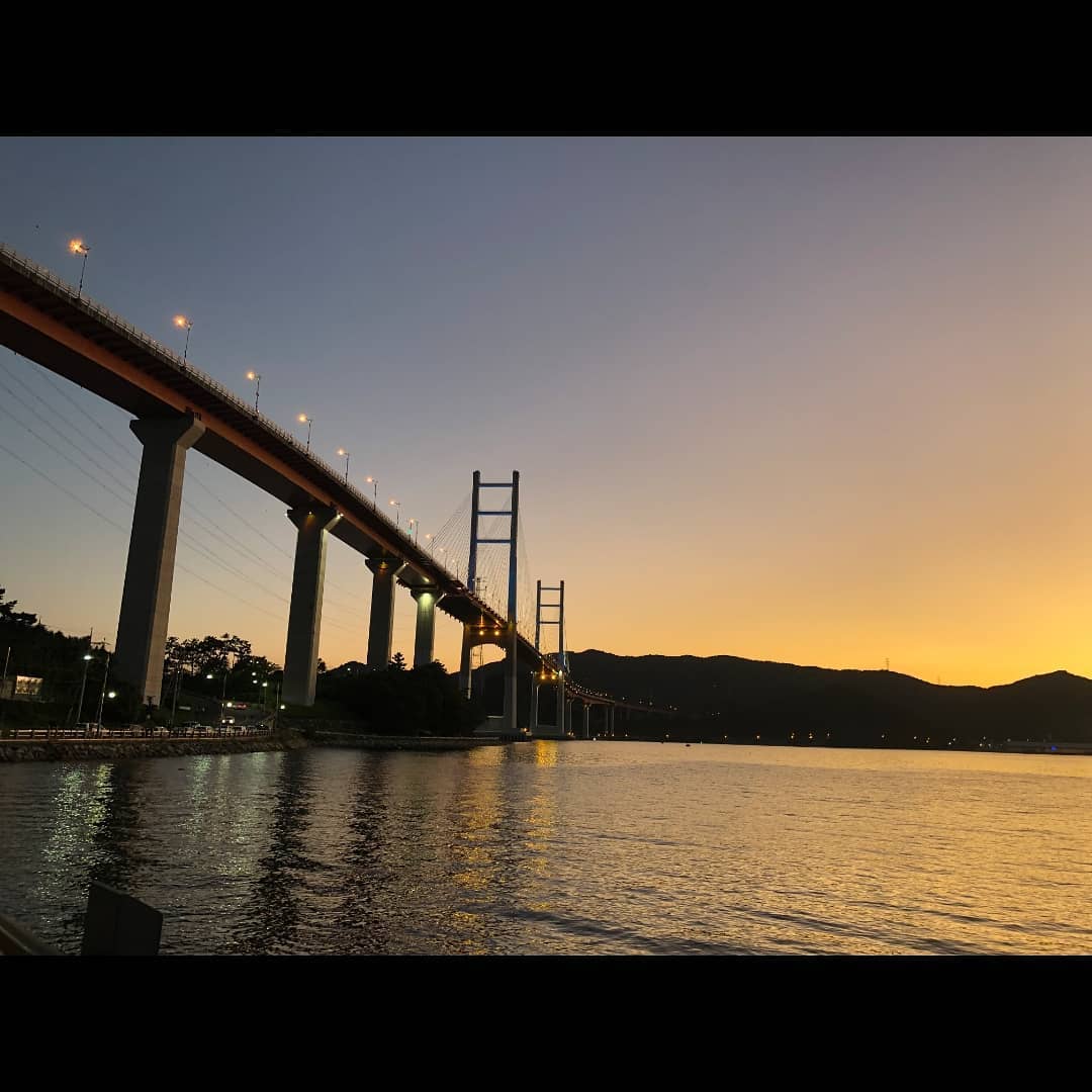 여행가고싶다
~
~
😭

생각은 점점 많아지고,
일과 사람에 지쳐가는 중,
삶의 낙은 어디에 있을까..? #직장인#주말#핫플#방콕#불토#코로나#집콕#집순이#일상#심심#센치#여행#드라이브#힐링#내고향#부산#창원#바다#insta#photo#풍경스타그램#좋아요반사#맞팔해요#follow4followback#선팔맞팔#소통