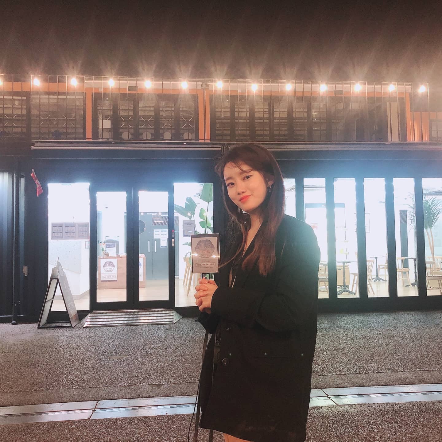 #서울숲언더스탠드에비뉴
.
.
뚝섬 전시다녀왔다가
서울숲산책👫
.
.
이제날씨 더워질일만 남았넹🥴
.
.
#안녕5월
#하반기도화이팅
.
.
#서울숲공원 #서울숲카페거리 #봄나들이🌸 #여름이오고있다 #야경맛집 #컨테이너하우스 #서울숲컨테이너  #서울숲 #컨테이너카페