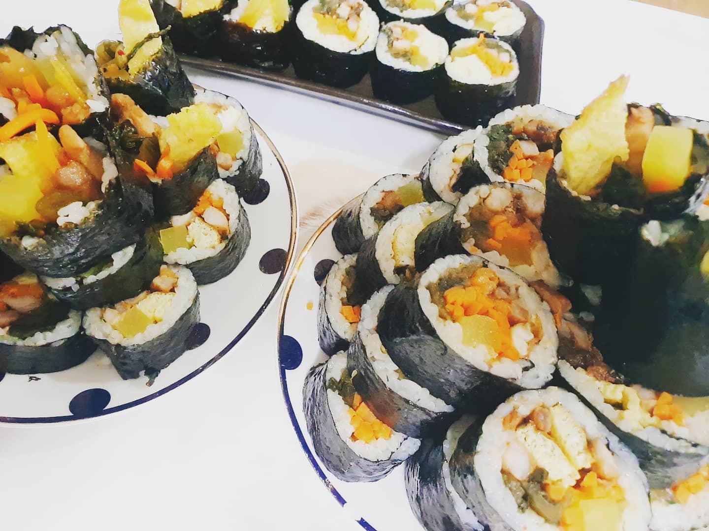 #골목식당갓김치김밥
.
#엄마표갓김치 푹익어서 고민이었는데 #골목식당 감사용🤩
.
갓김치 씻고 절이고 당근만 썰고 고기만 볶고 간단해서 시작했는데 김밥은 역시 손이 많이가🤣🤣
.
내일 출근할때 계란묻혀서 구워가야겠다😊