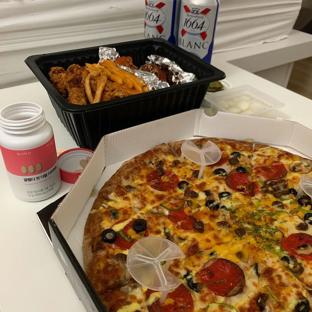 “오빠랑 내 최애 피치집 ( ͡° ͜ʖ ͡°)
동숲에 빠져서 운동 몇일 쉬어찌만 요요는 안대

#글램디 #glamd #글램디컷더블다이어트 #다이어트 #더블캡슐 #체지방CUT #탄수화물CUT @glamd_official”