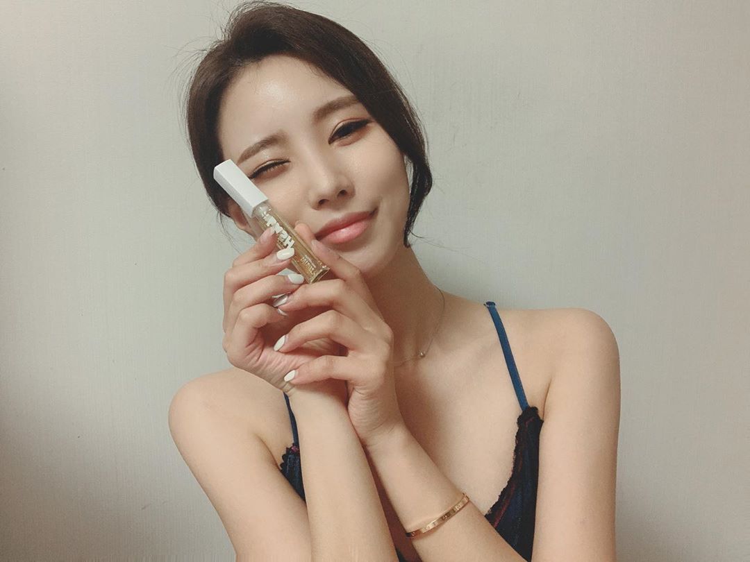  “#디오넬속눈썹영양제 는 저처럼 #메이크업 매일 하는 사람들에게 꿀템이에요💯저는 자기 전 그리고 메이크업 상태에서도 바르구…”