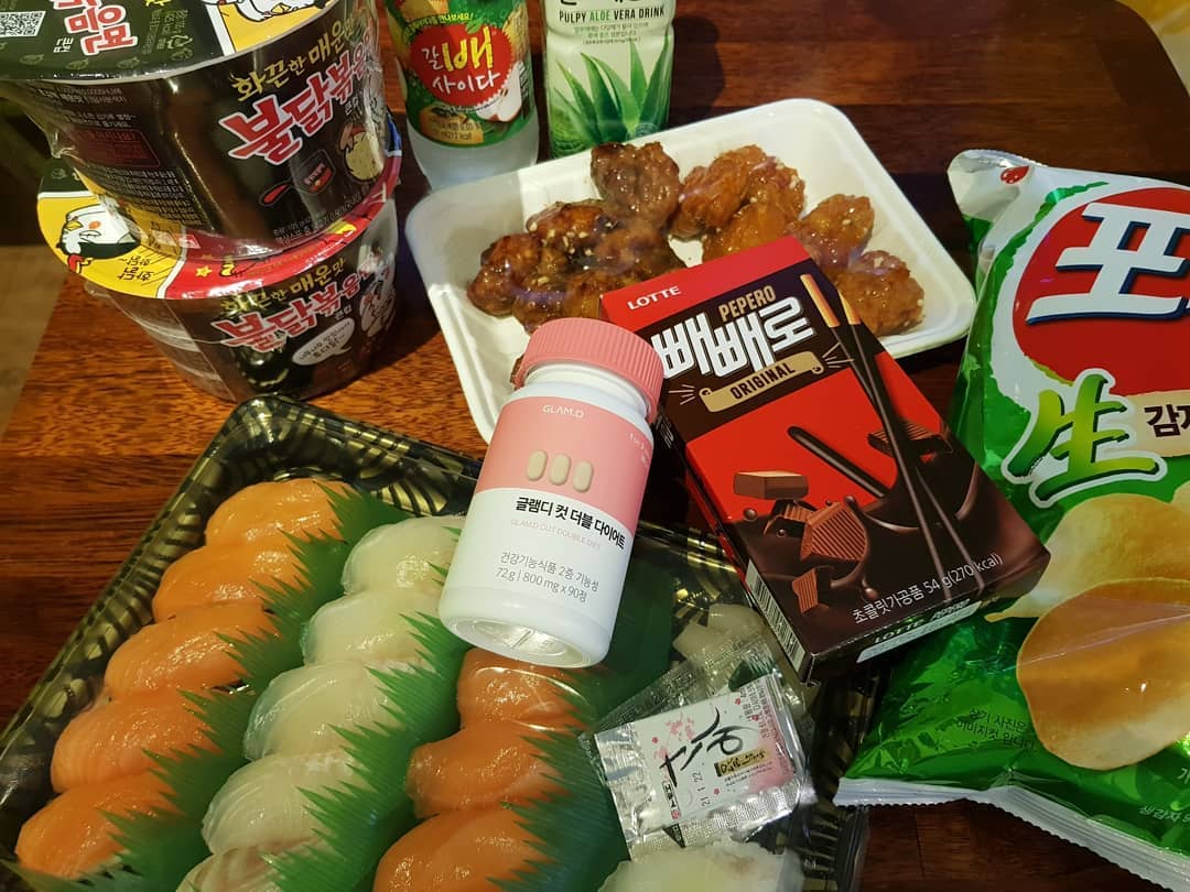  “다이어트때문에 스트레스 받았는데 글램디 덕분에 내가 좋아하는 과자 마음껏 먹을 수 있다🤤
.
.
.
.
.

#글램디 #glamd #글램디컷더블다이어트 #다이어트 #더블캡슐 #체지방CUT #탄수화물CUT @glamd_official”