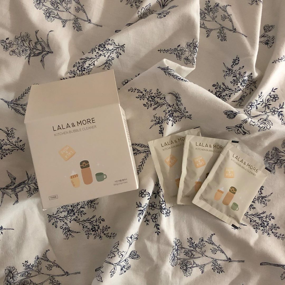 Kɪᴍ Gᴀʜʏᴜɴ💫’s Instagram photo: “매일 물병을 가지고 등원하는 지우, 젖병솔로 깨끗하게 세척을 하지만 솔이 닿지 않은 부분이 있어 신경쓰였는데 라라앤모어 키친클리너로 세척하면서