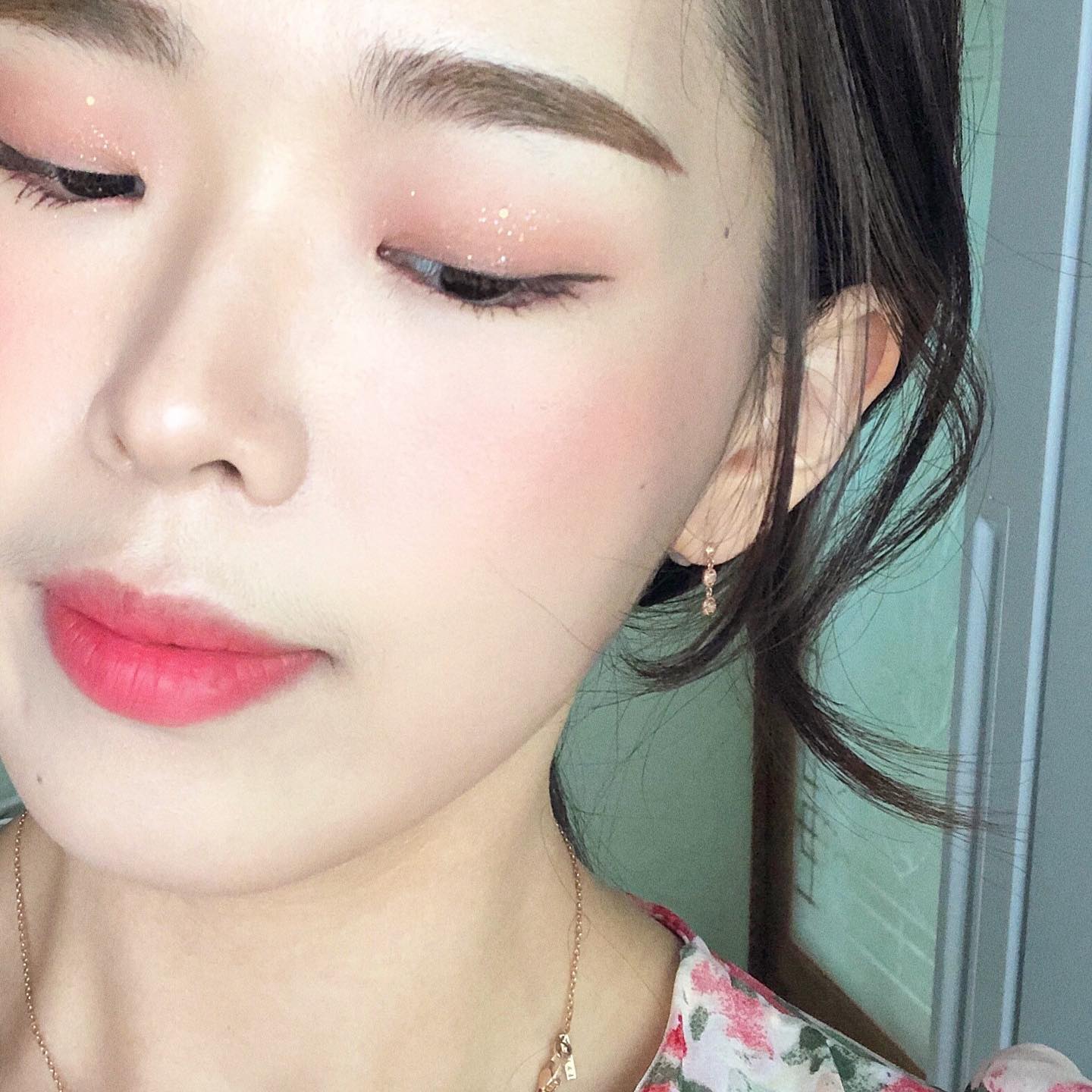 오늘의 #motd ❤️
⠀
원피스랑 네일이 셋뚜인것 같은 느낌-☺️
⠀
⠀
⠀
#코덕 #코덕스타그램 #뷰티스타그램 #코덕환영 #코덕맞팔 #좋아요 #데일리 #daily #selca #selfie #selstagram #셀카 #셀피 #셀스타그램 #motd
