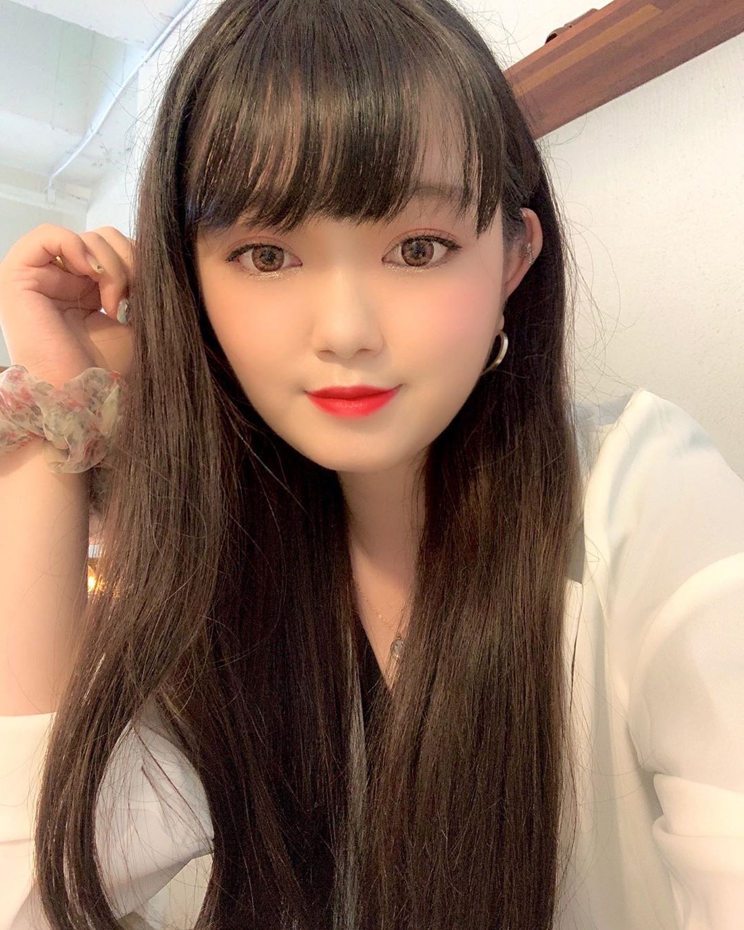 ㅈㅣ원❥⇢ 지몽상점CEO on Instagram: “⠀ 분위기 진짜 짱짱인 카페 #카페디어너에게 정말 앉는곳마다 분위기가 다르고 너무너무 좋았던 탄방동 카페예요 😽💛 셀카도