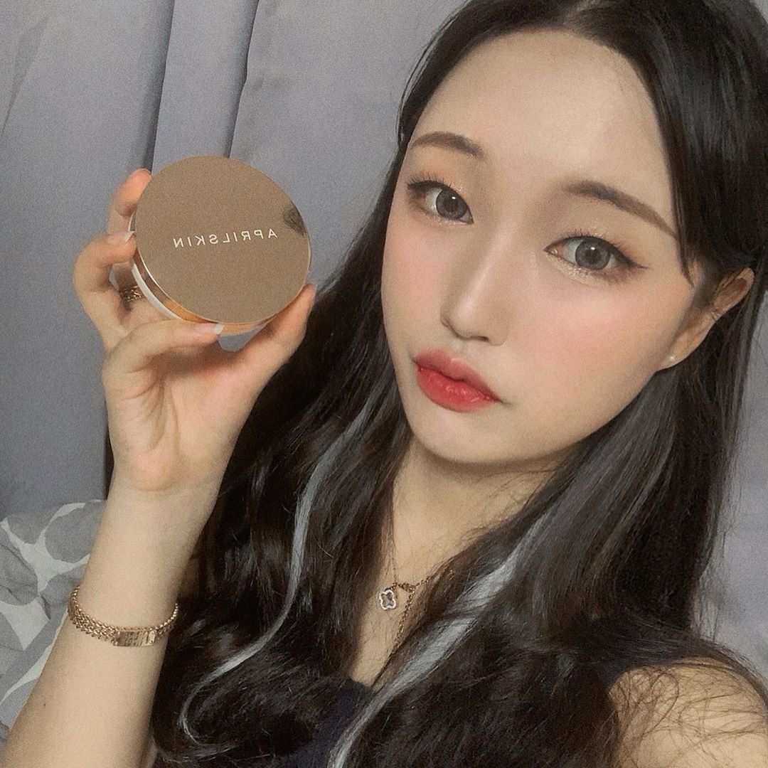김민채 on Instagram: “벌써 더워져서 피부화장걱정이였는데 🌿겉뽀 속촉🌿 화장안에선 초