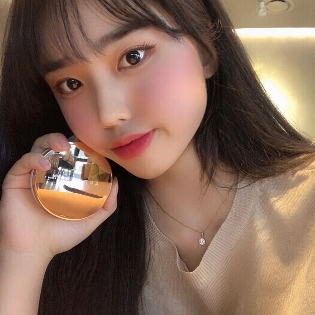 𝕛u⃣𝖊ʉ𝓷 on Instagram: “. 매직스노우 픽싱 파운데이션 3.0 . . 건성이여서 여름에 매트한 쿠션 바르ᄆ