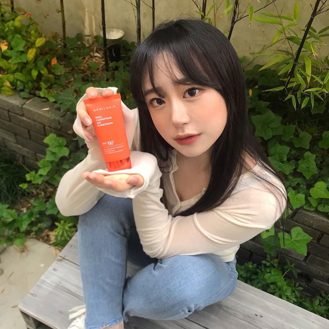 @jyeong_2607 on Instagram: “❗️화장 잘 먹는 선크림 추천 ❗️ #리얼캐로틴에어선크림 🥕 . . . 🥕 백탁, 들