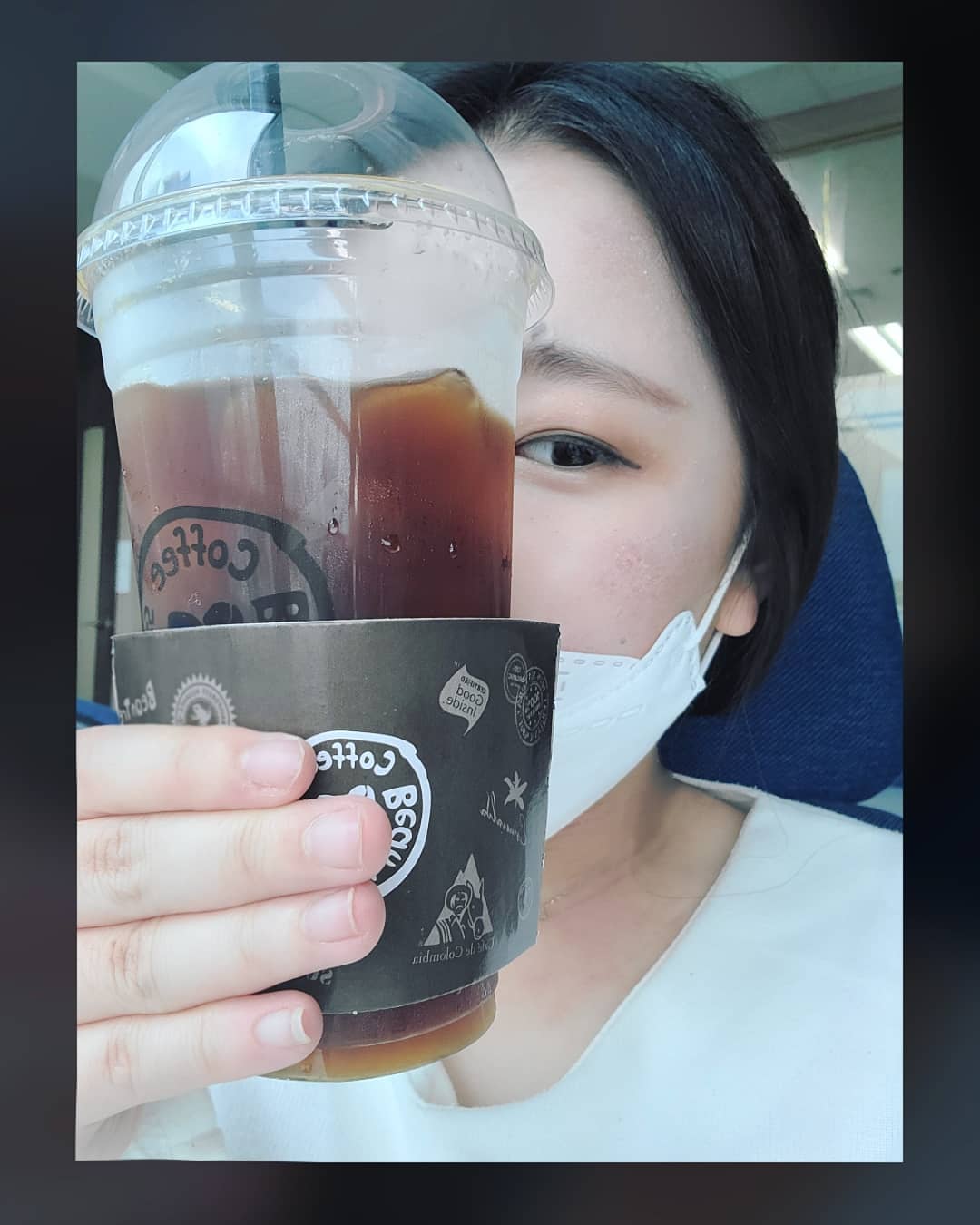 - 출근 후 커피 한쟌 ☕

잠깐의 여유도 가지고,
오늘도 화이팅 합시당 😎🔥 -