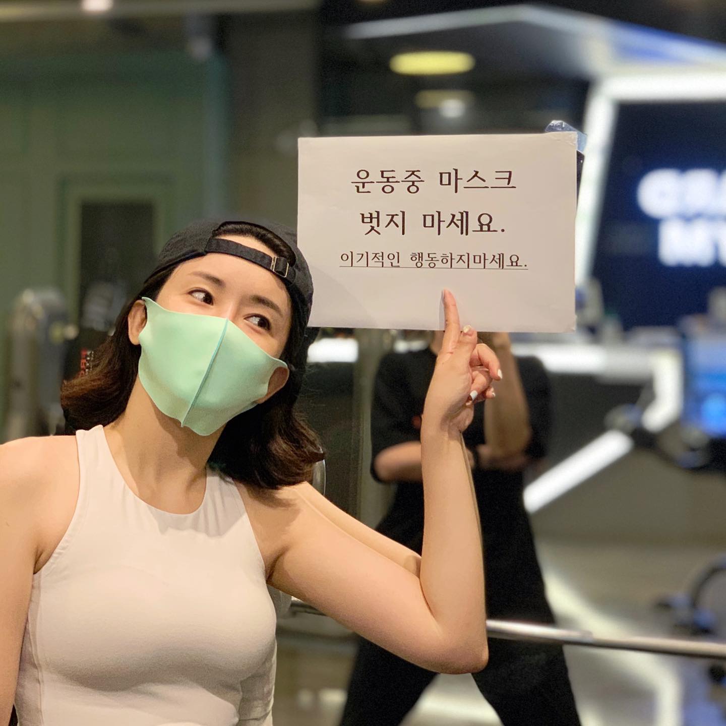 헬스장 4개월 안갔더니...? #확찐자 
난역시 벌크업 체질🤣
소도 때려잡을 팔뚝으로 돌아감...
-
#코로나물러가랏👊