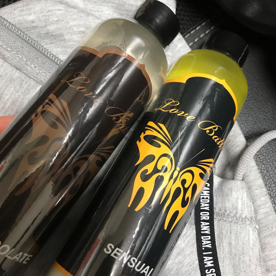 챙 ✨ on Instagram: “커플끼리 놀러갈때 사용하면 좋은 커플 입욕제”
