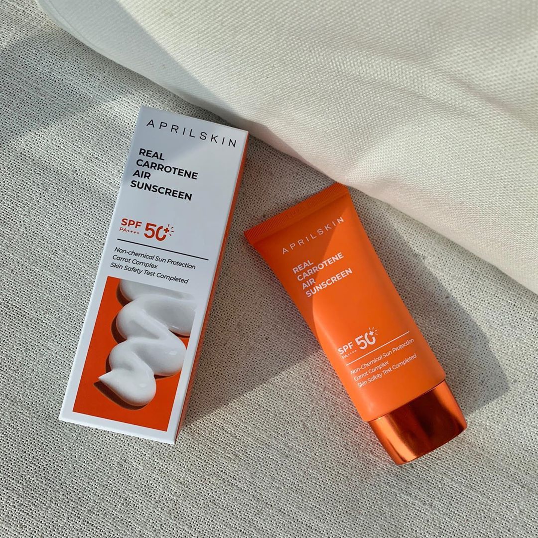 봄블(ʙᴏᴍʙᴇᴜʟ) on Instagram: “저자극 테스트를 완료한 100% 순한 무기자차 선크림☀️ ⠀ ⠀ 바를 때 수분이 터져 촉촉하게 스며들고 산뜻하게 마무리되어 끈적임이 없어 좋아 ⠀ ⠀ @april