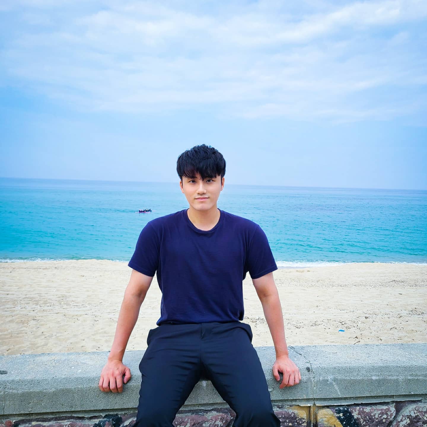 사천해변 이쁘고 좋네요~!
다음에는 서핑도 도전!🤣
.
.
.
#사천해변 #강릉 #강릉여행 #강릉바다 #셀카 #셀피 #거울샷 #전신샷 #여행에미치다 #바다여행
#헬스 #운동 #강남 #잠실 #안양 #운동하는남자 #프리랜서 #블로거