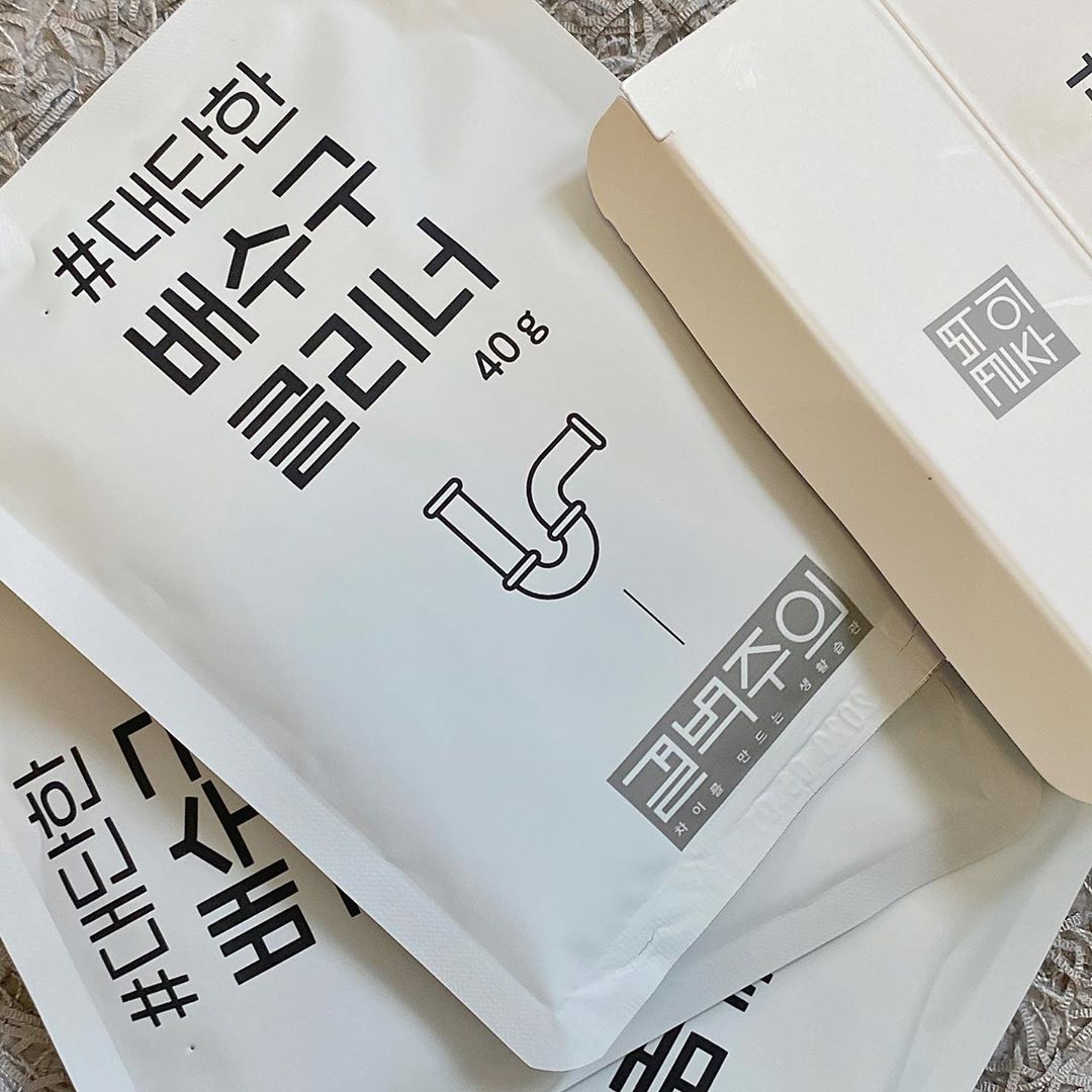 박영신🍑🍒🍰🥑🍋🍊🍫🍭 on Instagram: “이거 진짜 효과 짱 ㅠㅠ 잘 빠지지 않는 머리카락이나 샴푸 찌꺼기 등 오염물질 한 번에 싹 제거해주는 #대단한배수구클리너 😛 .