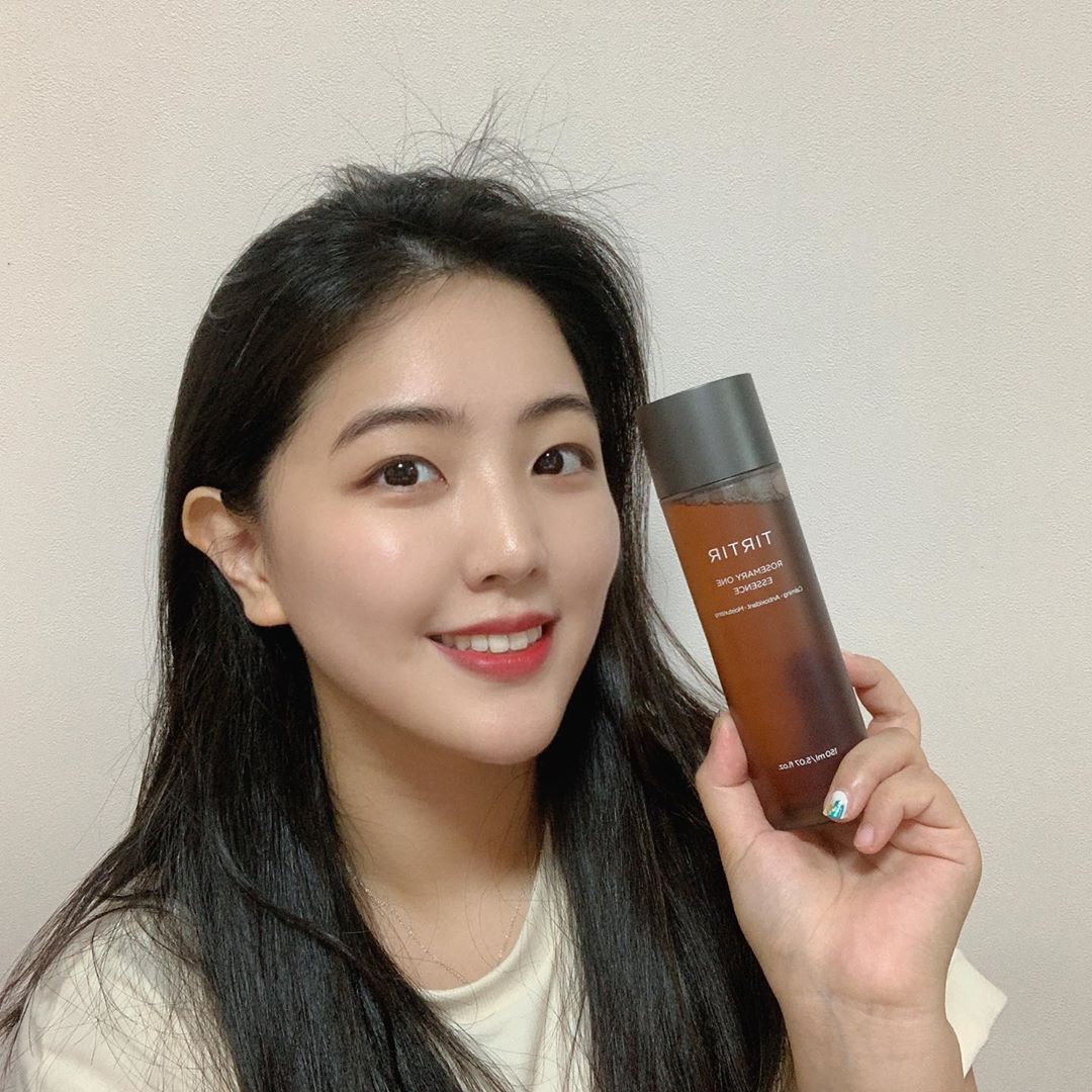 ᴊɪʏᴜɴ❤️🧡 on Instagram: “티르티르 TIRTIR 백현이 광고모델이라고 하니☺️ . . ✔️CJ오쇼핑에서 7월 11일 12:40 티ᄅ