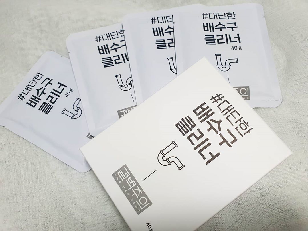 안젤라비 🐰 on Instagram: “ㅤ ㅤ 보이지 않는 배수관 내 벌레와 악취를 없애고 싶을때 너무 좋은 결벽주의 의 대단한 배수구클리너에요.💦 ㅤㅤ 요즘 날씨가 점점 더워지면서 배수구나 싱