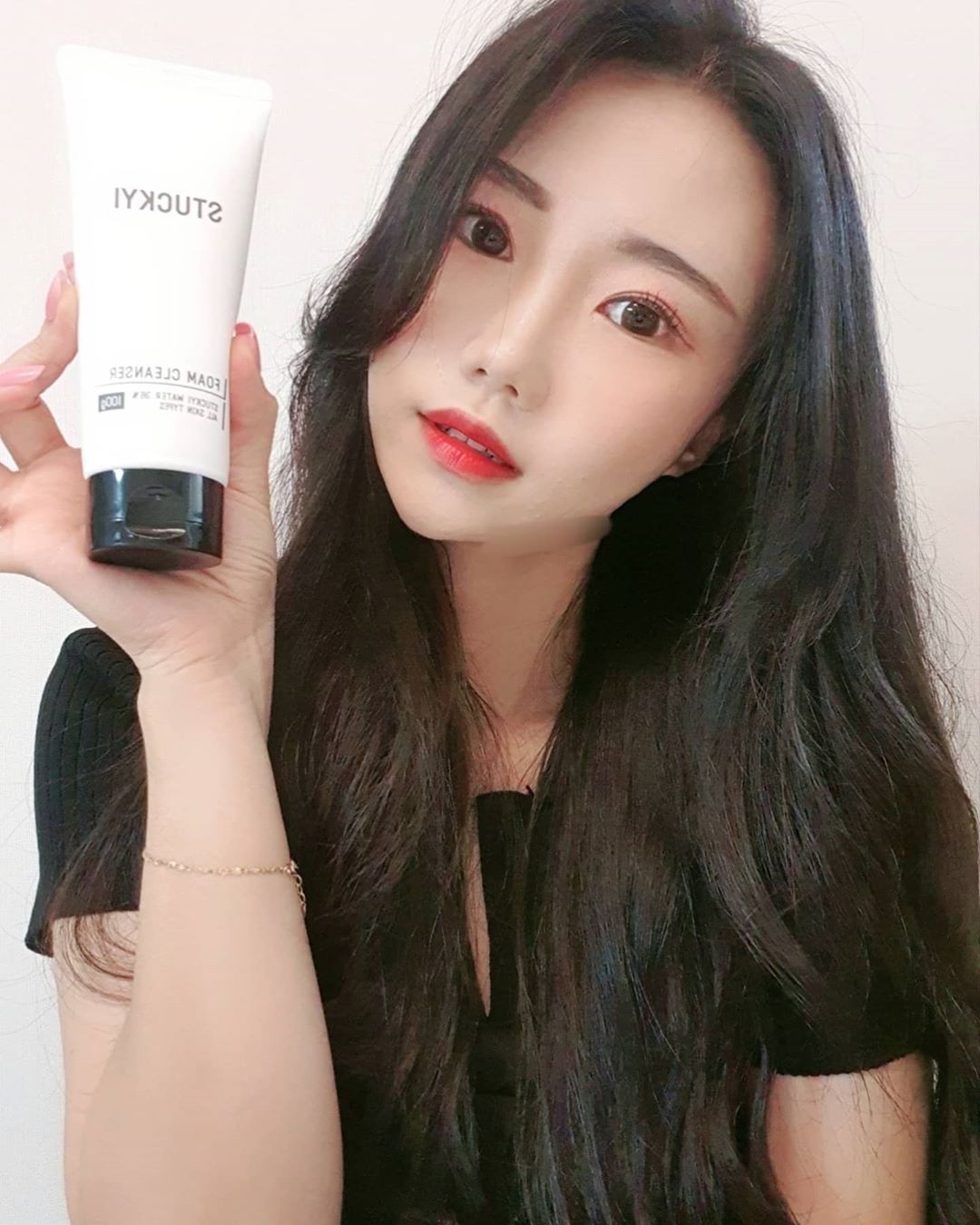 @j_aeyum on Instagram: “👉더마스 내추럴 스투키 폼 클렌저 👈 🌱국내 최초 스투키 화장품 🌱천연유래계면활성제 🌱순한 클렌저 🌱민감성 모든피부가능 🌱정제수 대신 스투키 수 사용 #더