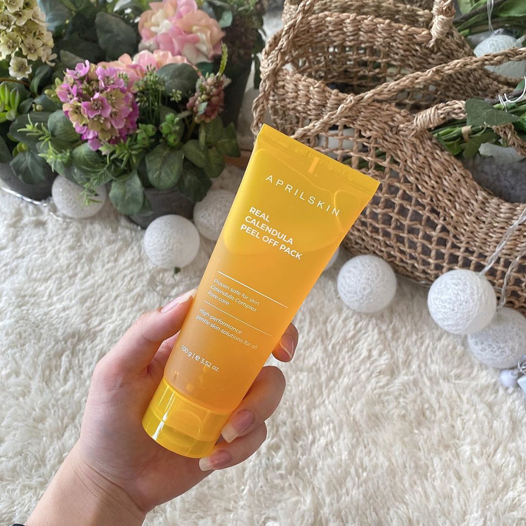 서유진 on Instagram: “💛 에이프릴스킨 카렌둘라 필오프팩 💛 ✔️모공 사이사이에 착붙해 피지를 케어해주고, 하고 난 뒤에 화장까지 착붙하게 해주는 착붙팩 ✔️1회 사용으로 피부결이