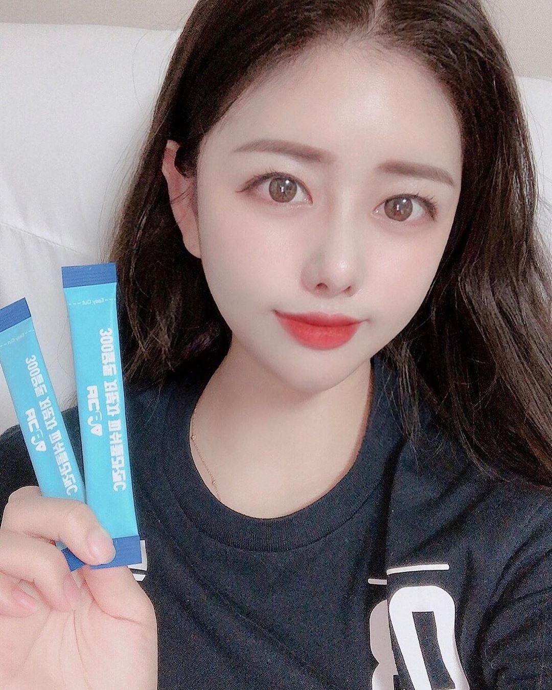 박은지💋(율아맘) on Instagram: “⠀ #협찬 약사가 만든 브랜드라 믿음이 가는 바디본색콜라겐 비리지 않고 맛있는 포도맛이라 거부감이 먹을 수 있어요 300달톤 콜라겐