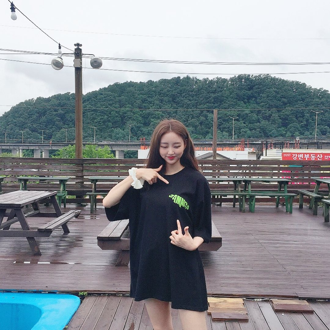 Ju Young on Instagram: “빅사이즈커플티 찾으시는분들~!!!! 오버핏시밀러룩등 완죤 예쁜 쇼핑몰