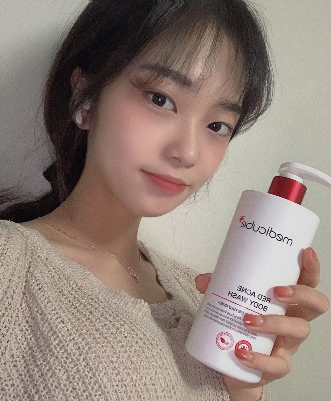 박예솔 on Instagram: “이거 향 기대 안 했는데 좋아서 당황했다 💧 약산성 설계를 통해 미